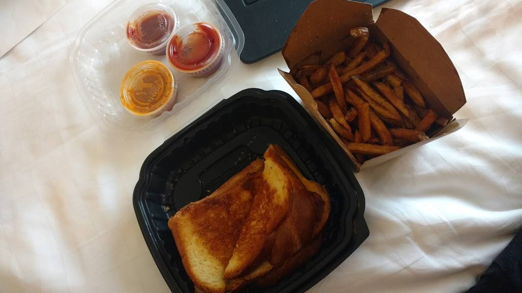 Standard Market Grill | meal takeaway | 333 E Ogden Ave, Westmont, IL 60559, USA | 6303667040 OR +1 630-366-7040