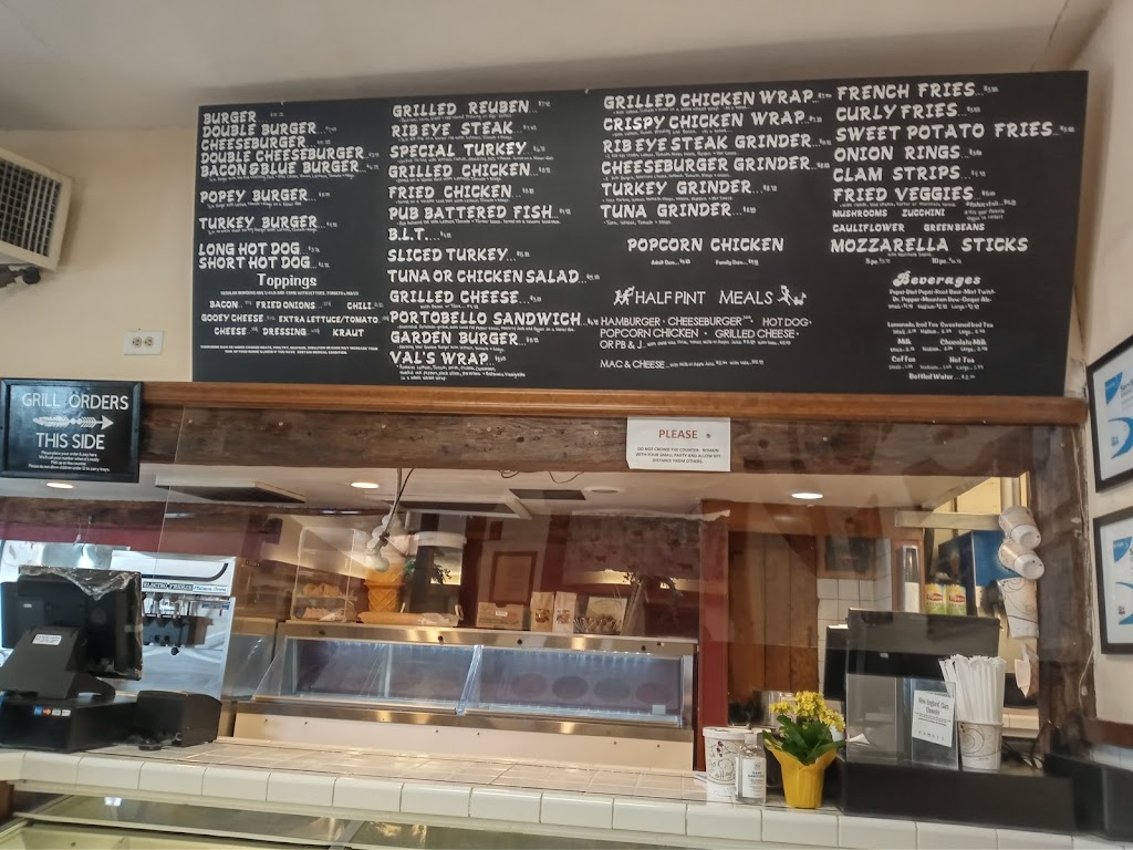 Popeys Ice Cream Shoppe | restaurant | 7 West St, Morris, CT 06763, USA | 8605670504 OR +1 860-567-0504