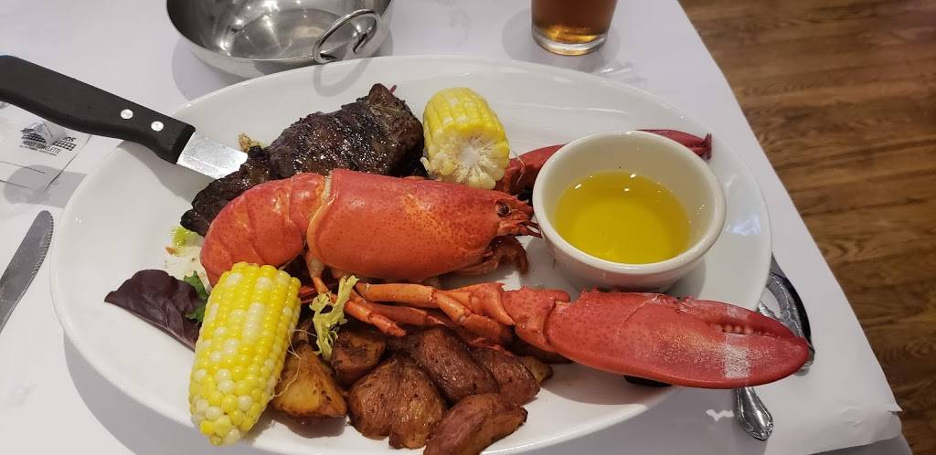 Hudsons on the Mile | restaurant | 340 Woodcleft Ave, Freeport, NY 11520, USA | 5164425569 OR +1 516-442-5569