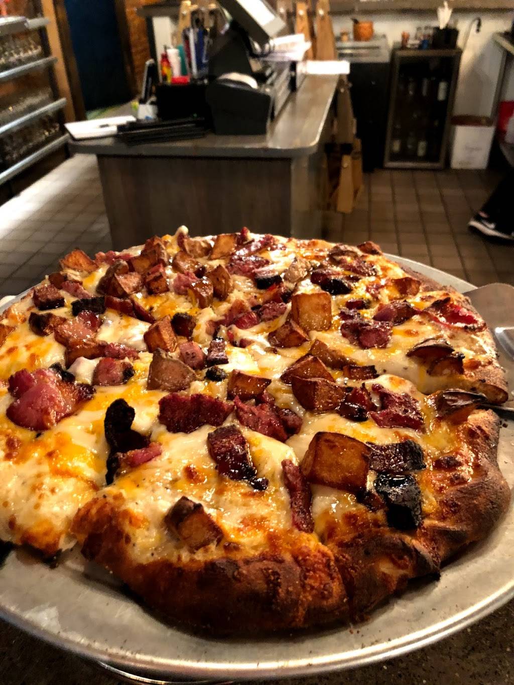 Elm Street Brewing Company | restaurant | 519 N Elm St, Muncie, IN 47305, USA | 7652732054 OR +1 765-273-2054