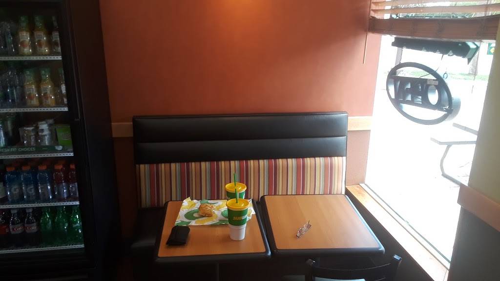 Subway | restaurant | 7038 Okeechobee Rd, Fort Pierce, FL 34945, USA | 7725959559 OR +1 772-595-9559