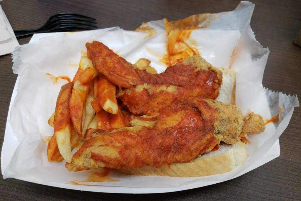 Harolds Chicken #25 | restaurant | 316 E Burlington St, Iowa City, IA 52240, USA | 3193836230 OR +1 319-383-6230