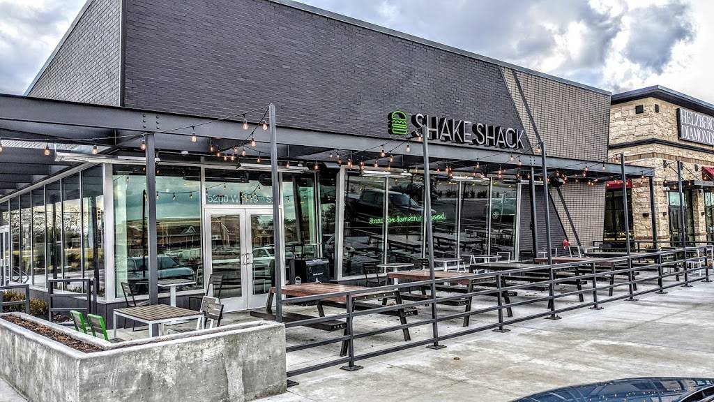 Shake Shack | restaurant | & Crossing, 5200 W 119th St, Leawood, KS 66209, USA | 9133201229 OR +1 913-320-1229