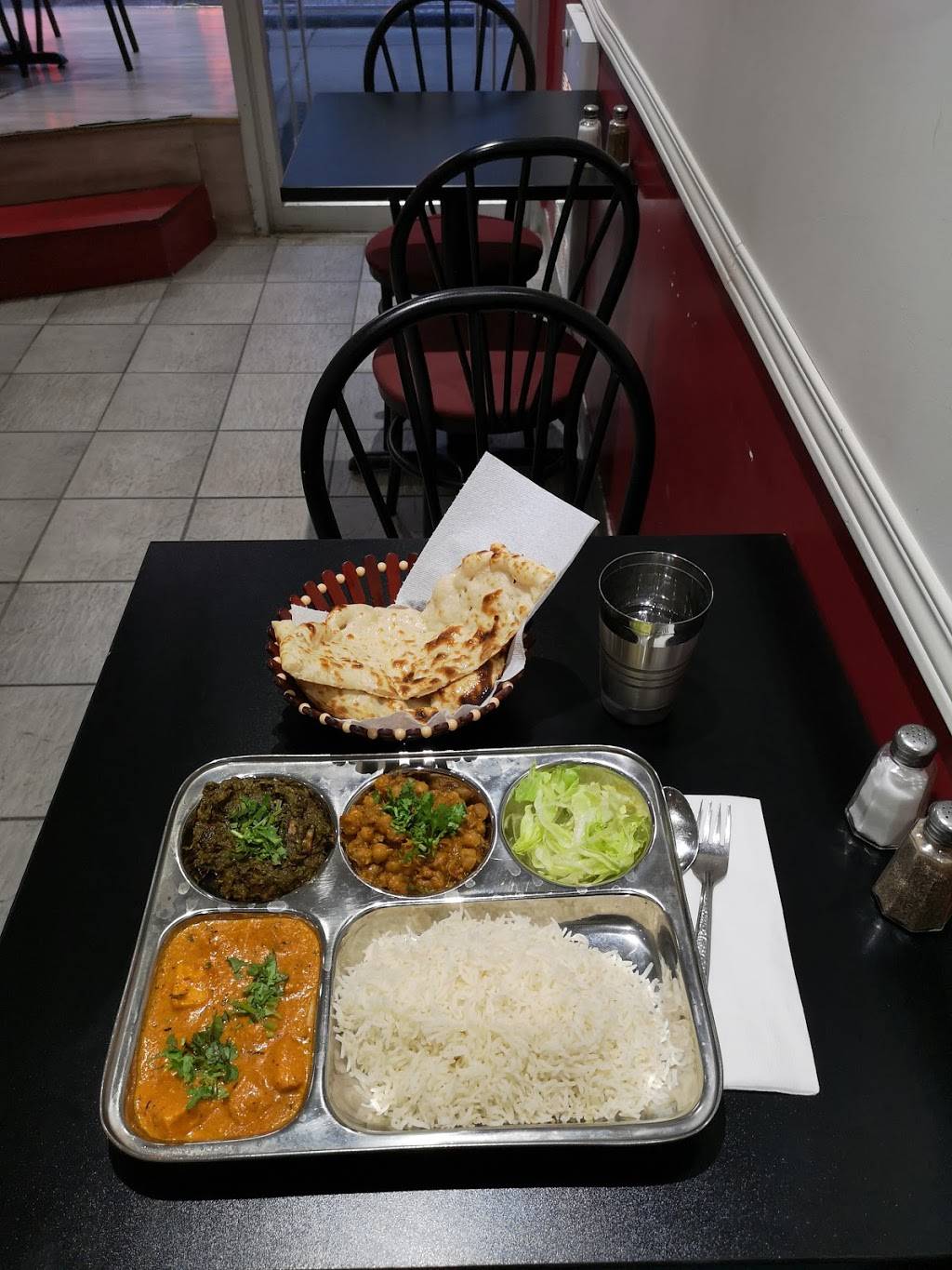 Indian thali | restaurant | 6416 Rue St-Hubert, Montréal, QC H2S 2M2, Canada | 4387941069 OR +1 438-794-1069