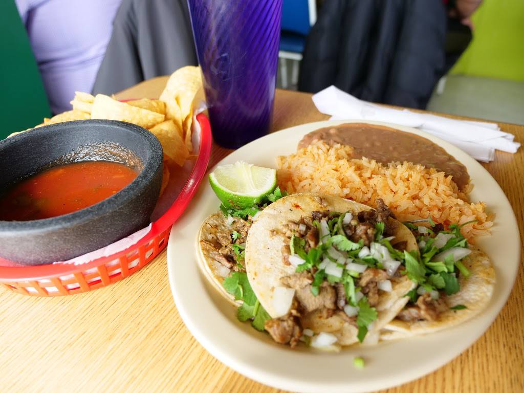 Taqueria Los Compadres | restaurant | 10904 Q St, Omaha, NE 68137, USA | 4029165218 OR +1 402-916-5218