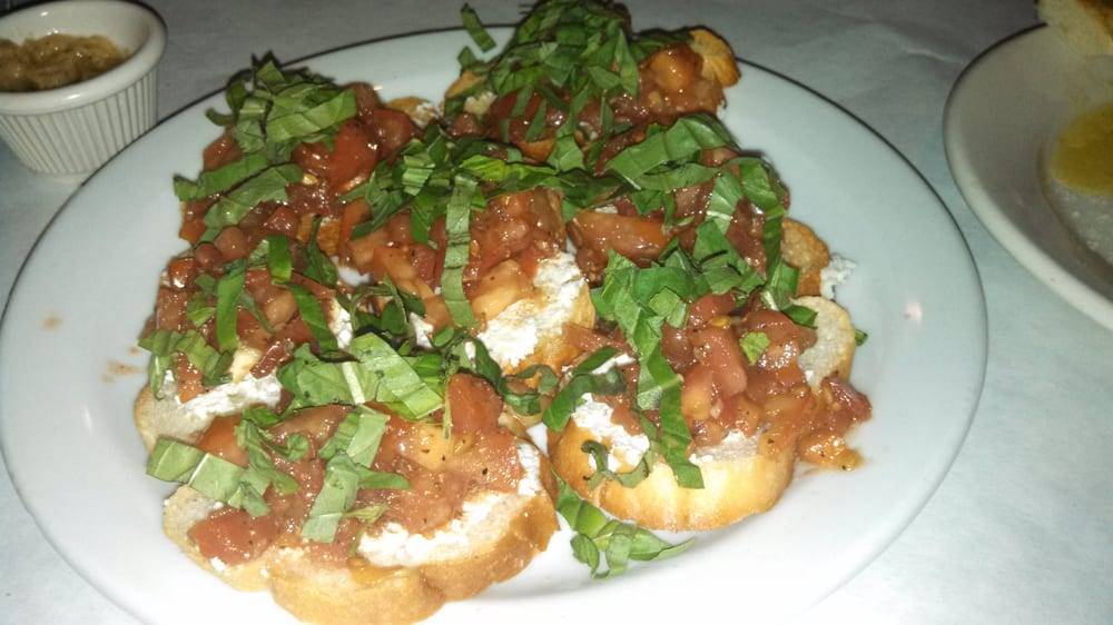 Giulianos Pizza | restaurant | 40 Village Pl, Hinsdale, IL 60521, USA | 6307341500 OR +1 630-734-1500