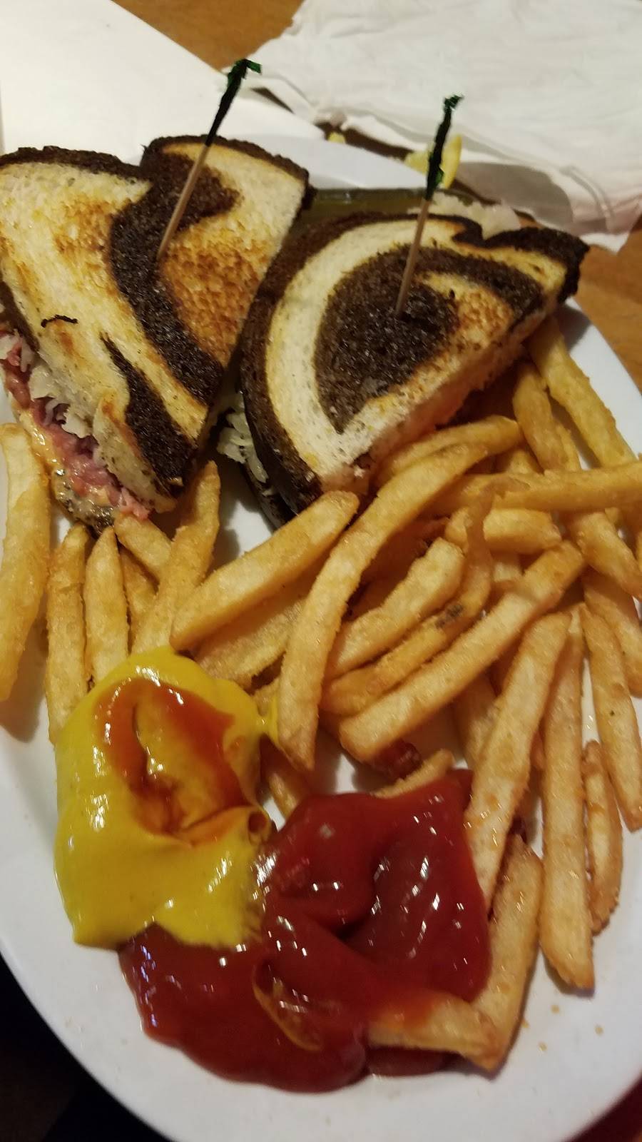 NE Moose Bar & Grill | restaurant | 356 Monroe St NE, Minneapolis, MN 55413, USA | 6126234999 OR +1 612-623-4999