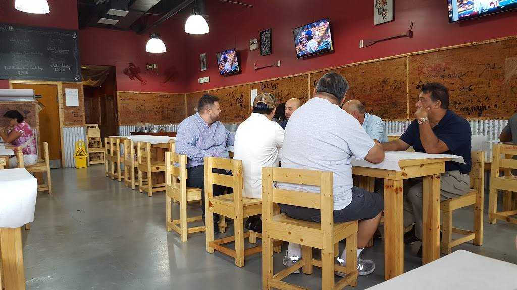 Crazy Crab Seafood Restaurant | restaurant | 279 Barrington Rd, Streamwood, IL 60107, USA | 8472529555 OR +1 847-252-9555