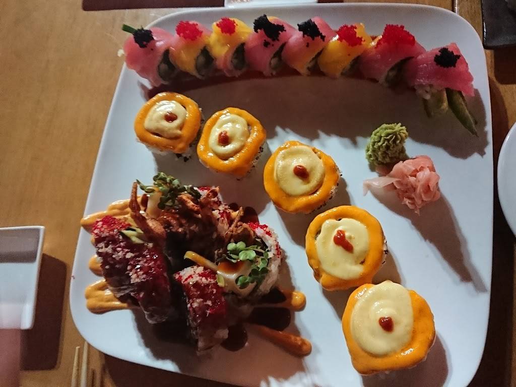 Fin Sushi Bar | restaurant | 1742 W Wilson Ave, Chicago, IL 60640, USA | 7739617452 OR +1 773-961-7452