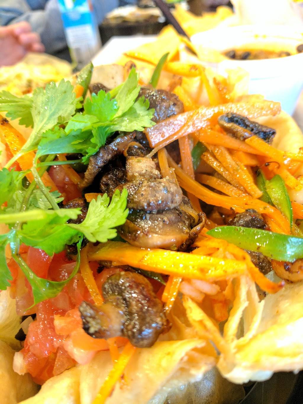 Mex On Main | restaurant | 6528 Main St, Trumbull, CT 06611, USA | 2038809882 OR +1 203-880-9882