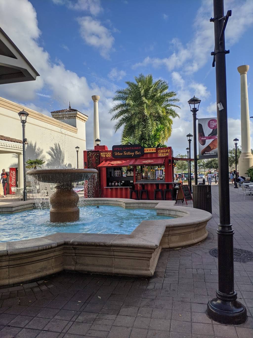 Bens Dog House | restaurant | 4951 International Dr, Orlando, FL 32819, USA | 4078796906 OR +1 407-879-6906