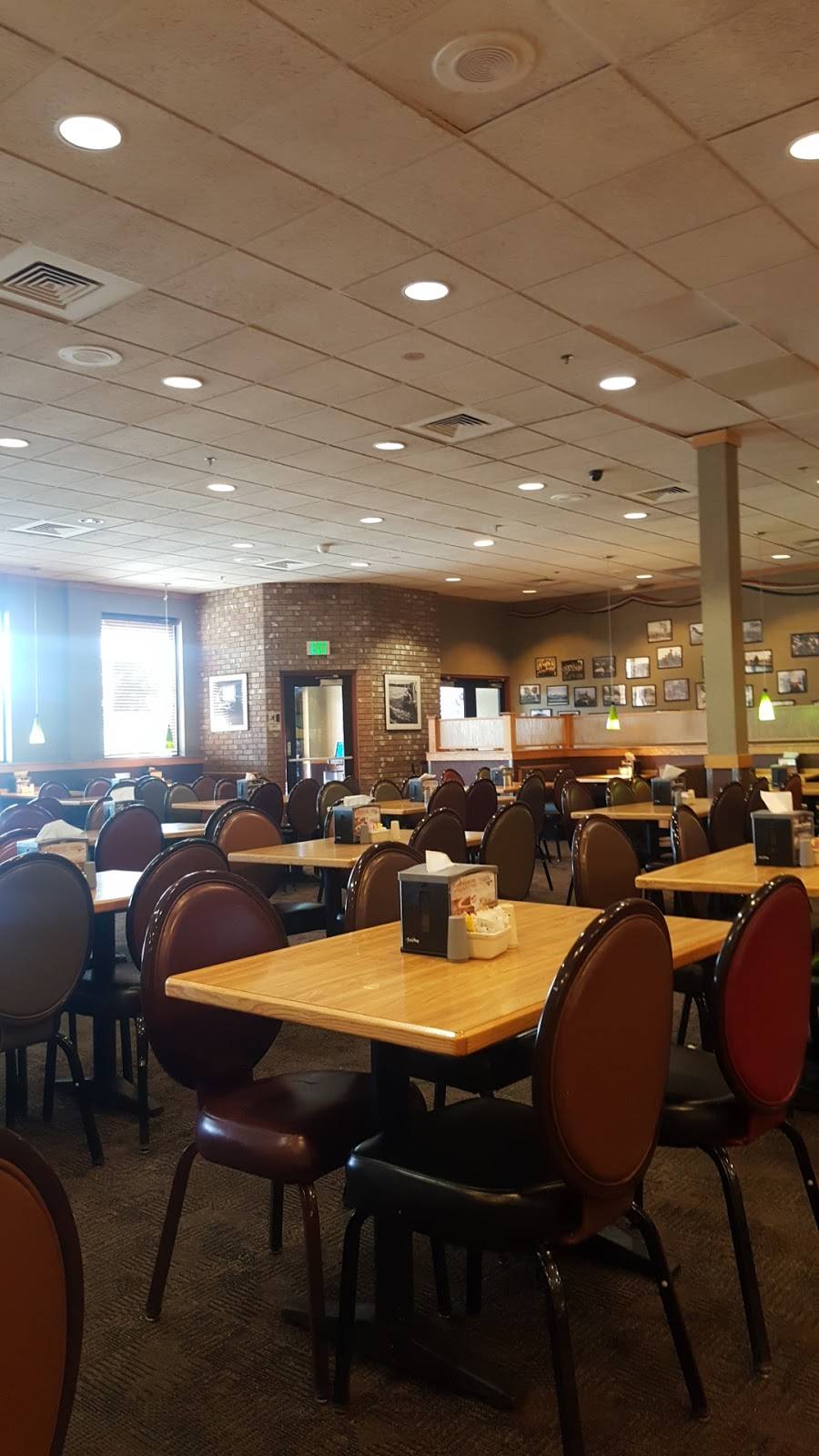 HomeTown Buffet | restaurant | 1315 Gateway Blvd, Fairfield, CA 94533, USA | 7074286000 OR +1 707-428-6000