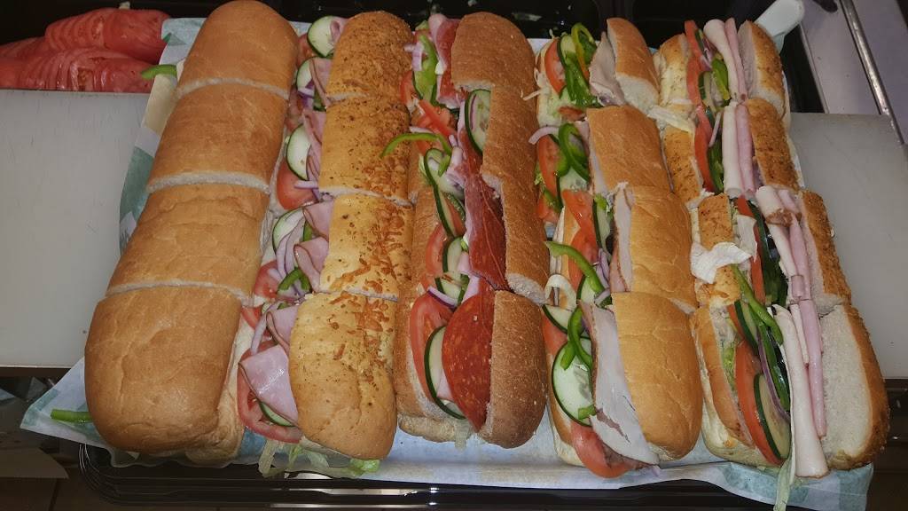 Subway | meal takeaway | Kedzie & Wilson, 4552 N Kedzie Ave, Chicago, IL 60625, USA | 7734428730 OR +1 773-442-8730