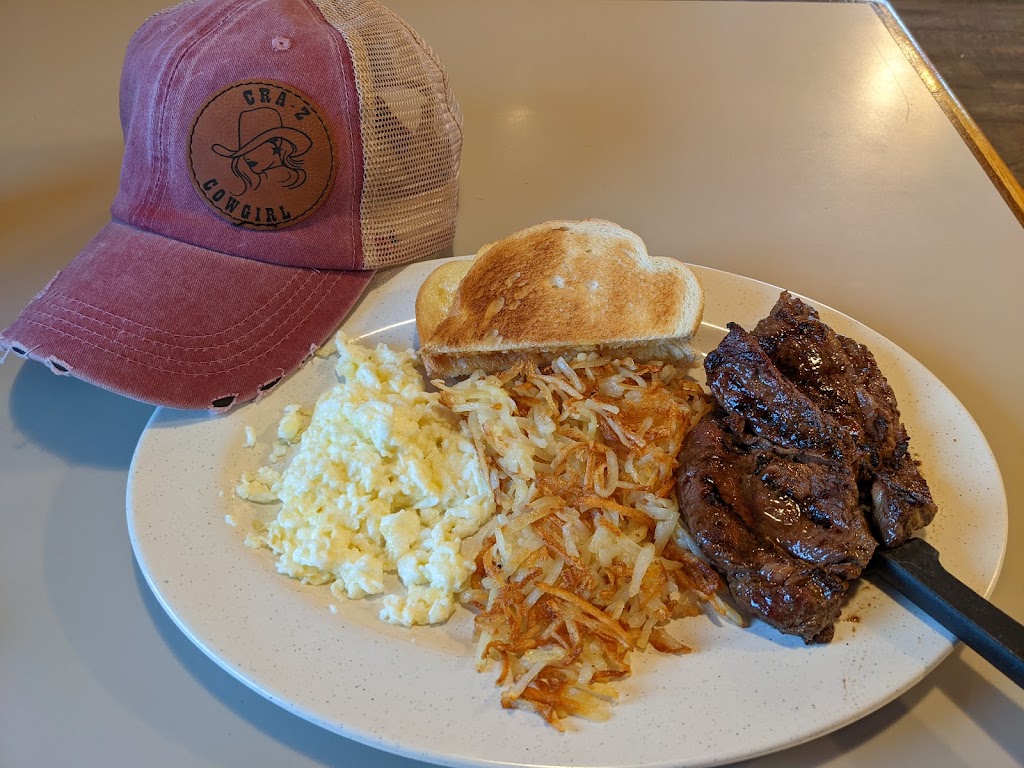 Mom and Pops Diner | restaurant | 805 W Broadway Ave, Moses Lake, WA 98837, USA | 5098557294 OR +1 509-855-7294