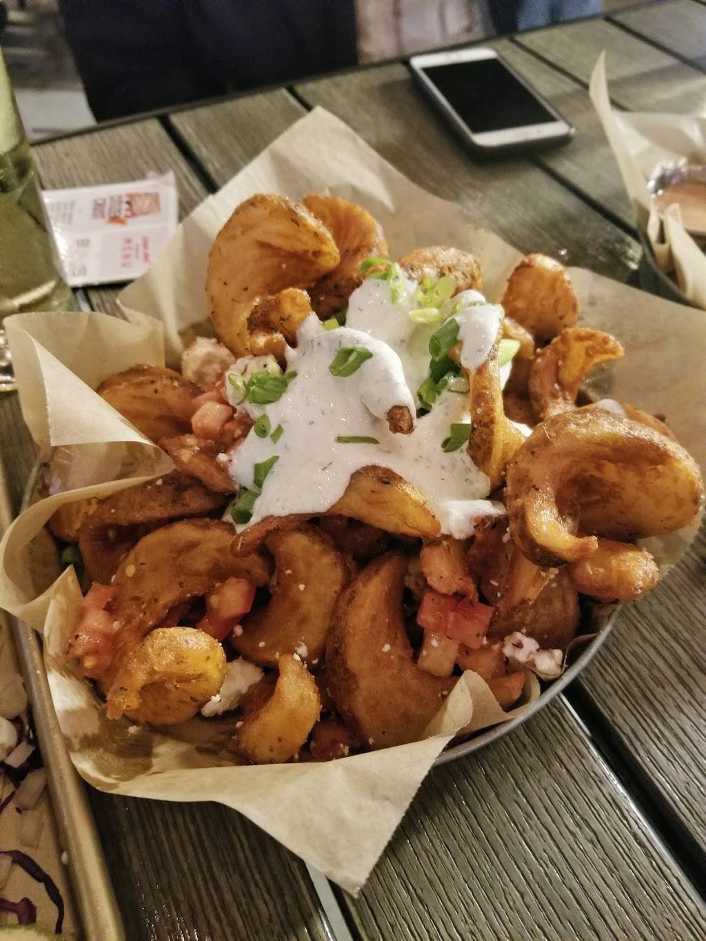 Citizen Crust | restaurant | 229 Patriot Pl, Foxborough, MA 02035, USA | 5085436547 OR +1 508-543-6547