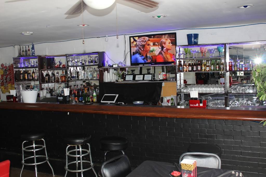 The Round Table Bar and Grill | restaurant | 4209 Evanston Ave, Indianapolis, IN 46205, United States | 3177372581 OR +1 317-737-2581