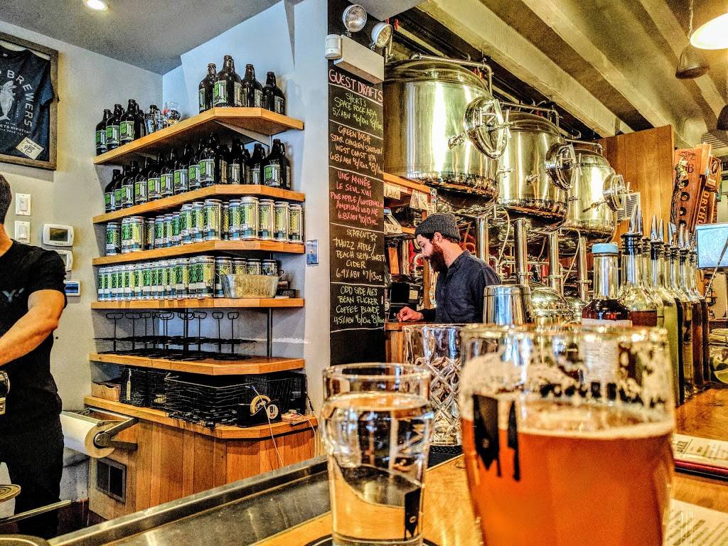 DryHop Brewers | restaurant | 3155 N Broadway, Chicago, IL 60657, USA | 7738573155 OR +1 773-857-3155