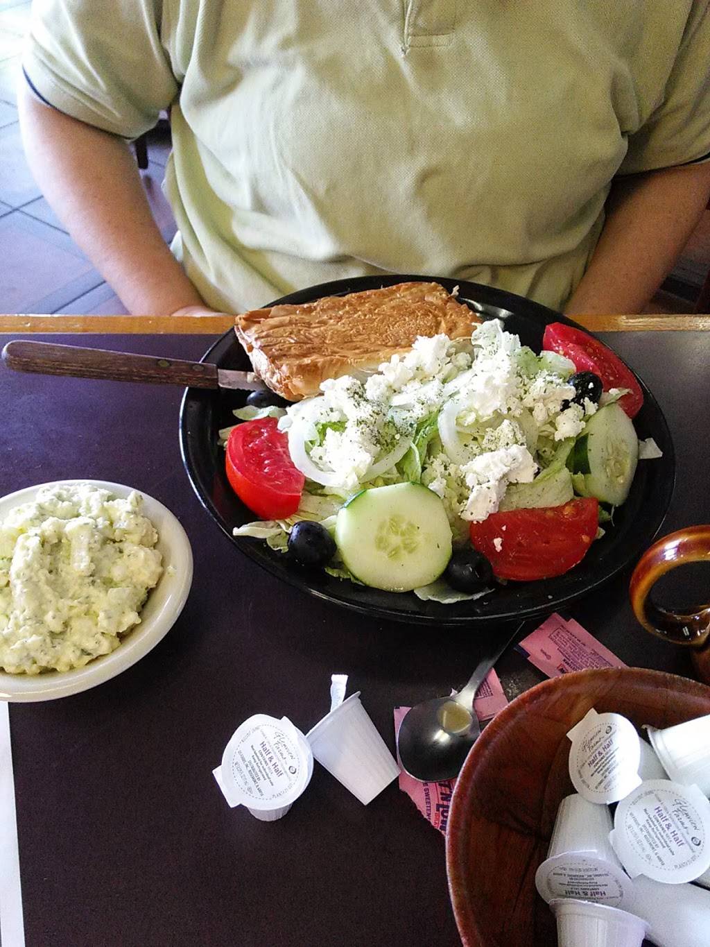 Starz Cafe II | cafe | 6021 FL-54, New Port Richey, FL 34653, USA | 7278427800 OR +1 727-842-7800