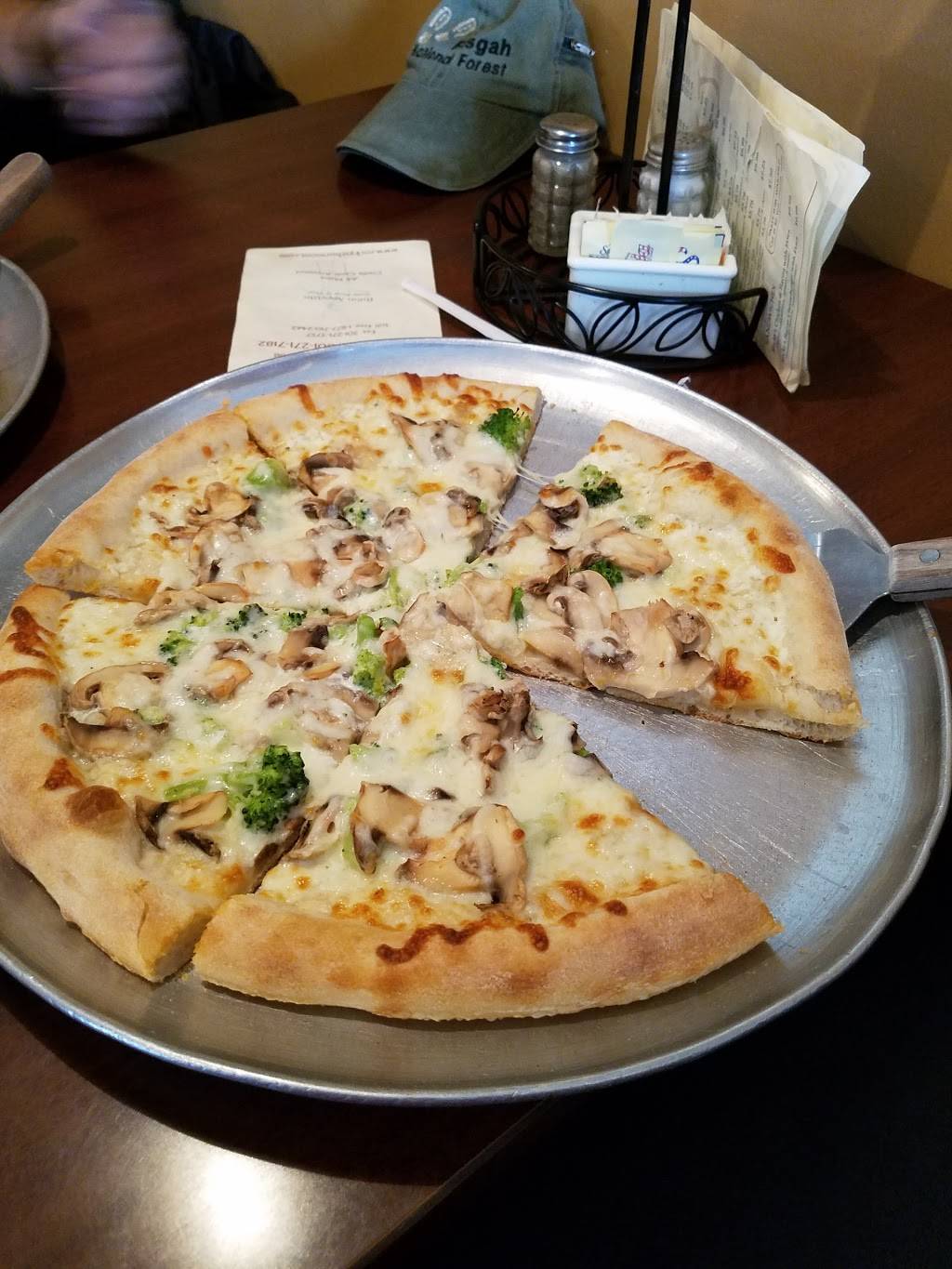 Rockys Pizza | restaurant | 205 Tippin Dr, Thurmont, MD 21788, USA | 3012717181 OR +1 301-271-7181