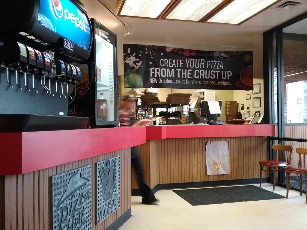 Pizza Hut | meal takeaway | 556 Main St, Wellsville, OH 43968, USA | 3305326200 OR +1 330-532-6200