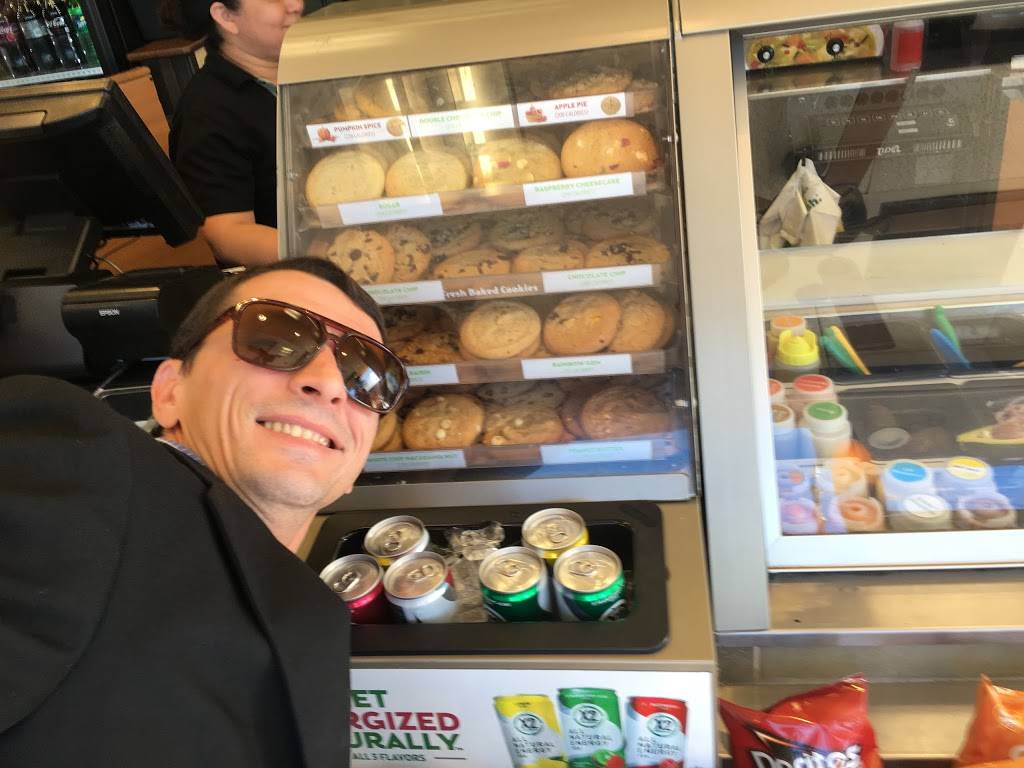 Subway Restaurants | restaurant | 1900 Hillhurst Ave, Los Angeles, CA 90027, USA | 3236647827 OR +1 323-664-7827