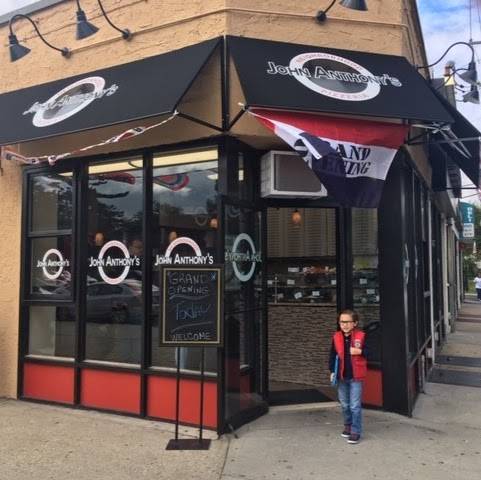 John Anthonys of Valley Stream | restaurant | 1056 Franklin Ave, Valley Stream, NY 11580, USA | 5162563300 OR +1 516-256-3300