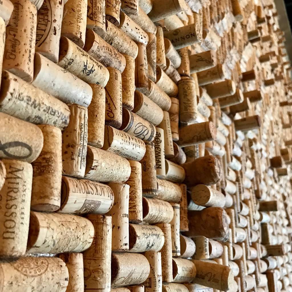 Father Toms Pub | restaurant | 32 N Cedar Ave, Cookeville, TN 38501, USA | 9318549484 OR +1 931-854-9484