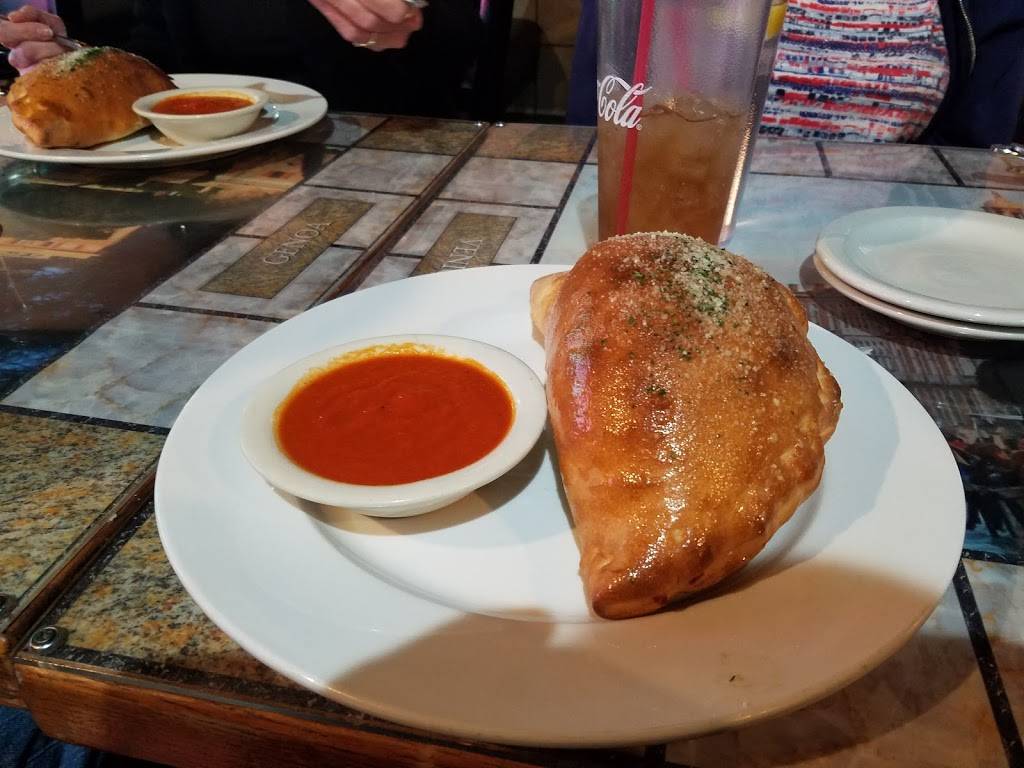 Amores Pasta & Pizza | restaurant | 111 S Cedar Ridge Dr, Duncanville, TX 75116, USA | 9722962444 OR +1 972-296-2444