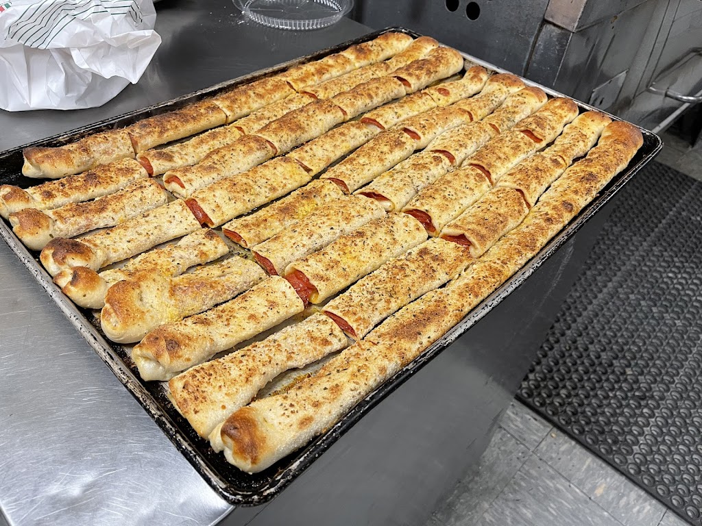 Lombardo’s of seaford pizzeria | restaurant | 1700 Washington Ave, Seaford, NY 11783, USA | 5162216995 OR +1 516-221-6995