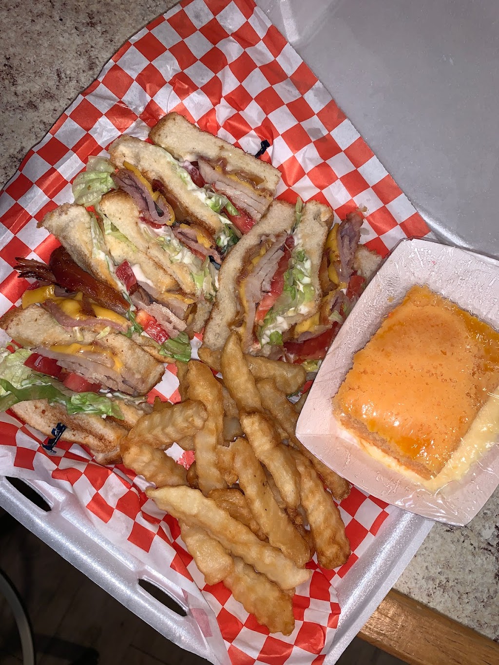 Shiver Shack and Stems | restaurant | 306 Wilson St, Valliant, OK 74764, USA | 5809337836 OR +1 580-933-7836