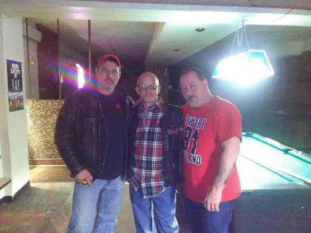 MCs Bar & Grill | restaurant | 1400 E Lake Rd, Erie, PA 16507, USA | 8144590744 OR +1 814-459-0744