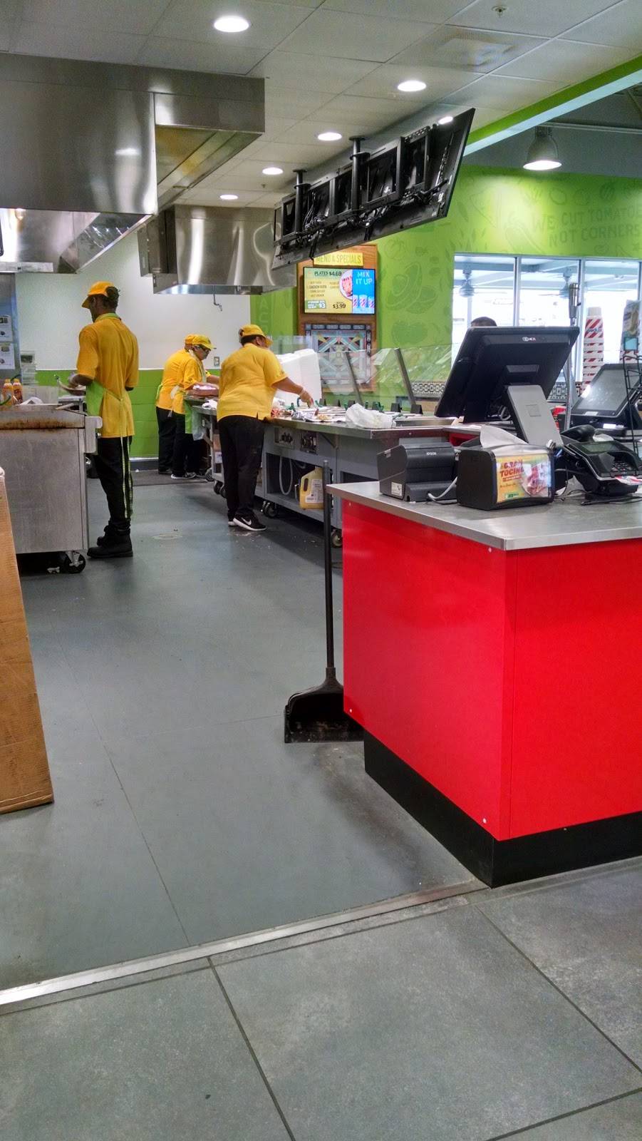 Laredo Taco | restaurant | 2728 N Austin St, Seguin, TX 78155, USA | 8304010503 OR +1 830-401-0503