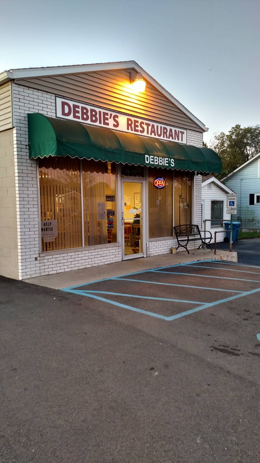 Debbies Restaurant | restaurant | 2620 Valley Pike, Dayton, OH 45404, USA | 9372362220 OR +1 937-236-2220