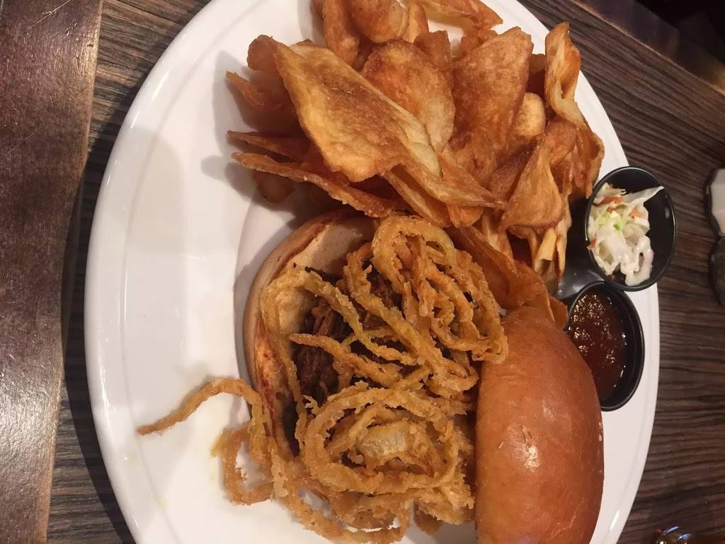 Champps Americana | restaurant | 1 Brewster Rd, Newark, NJ 07114, USA | 2022517063 OR +1 202-251-7063