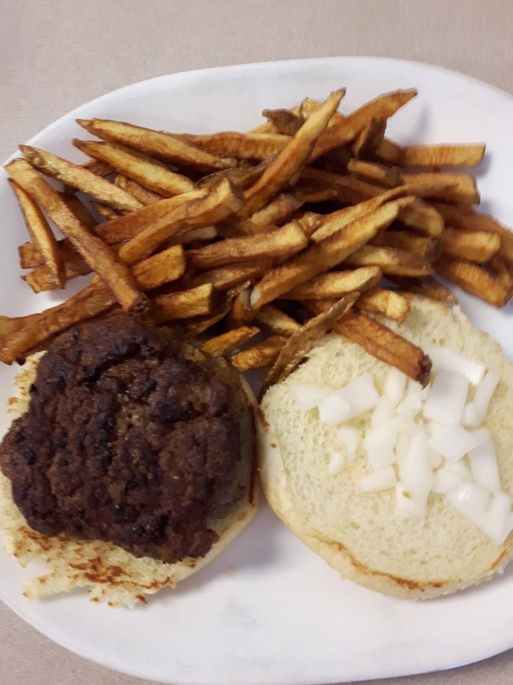 Lord Gainsborough Restaurant | restaurant | 1800 Hyde Park Rd, London, ON N6H 0K1, Canada | 5194724168 OR +1 519-472-4168