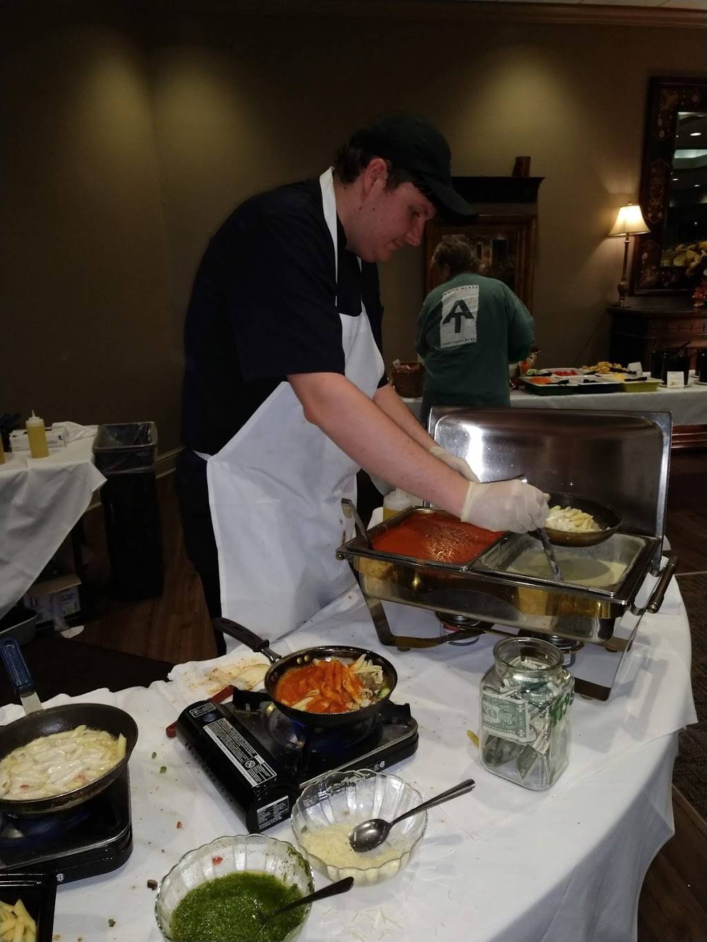 Legends Restaurant | restaurant | 433 Lakeview Dr, Crossville, TN 38558, USA | 9314843706 OR +1 931-484-3706