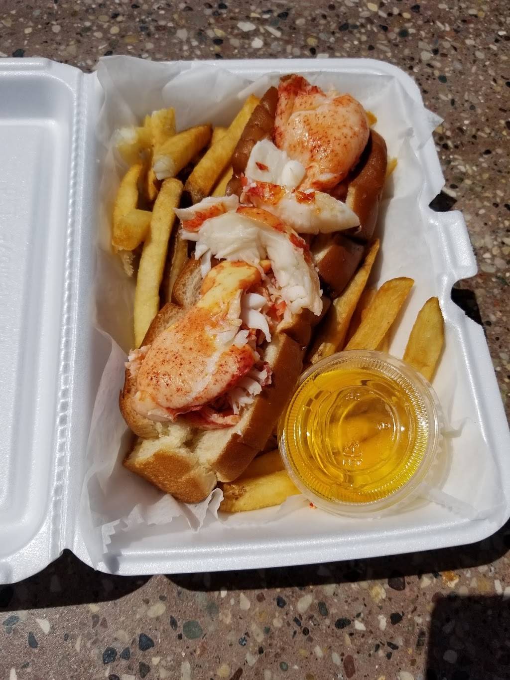 Eastons Beach Snack Bar | meal takeaway | 175 Memorial Blvd, Newport, RI 02840, USA | 4018551910 OR +1 401-855-1910