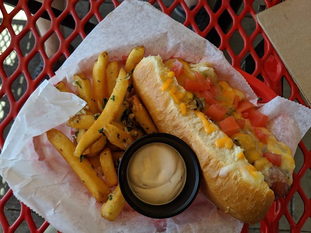 Red Truck Beer Company | restaurant | 1020 E Lincoln Ave, Fort Collins, CO 80524, USA | 9704001670 OR +1 970-400-1670