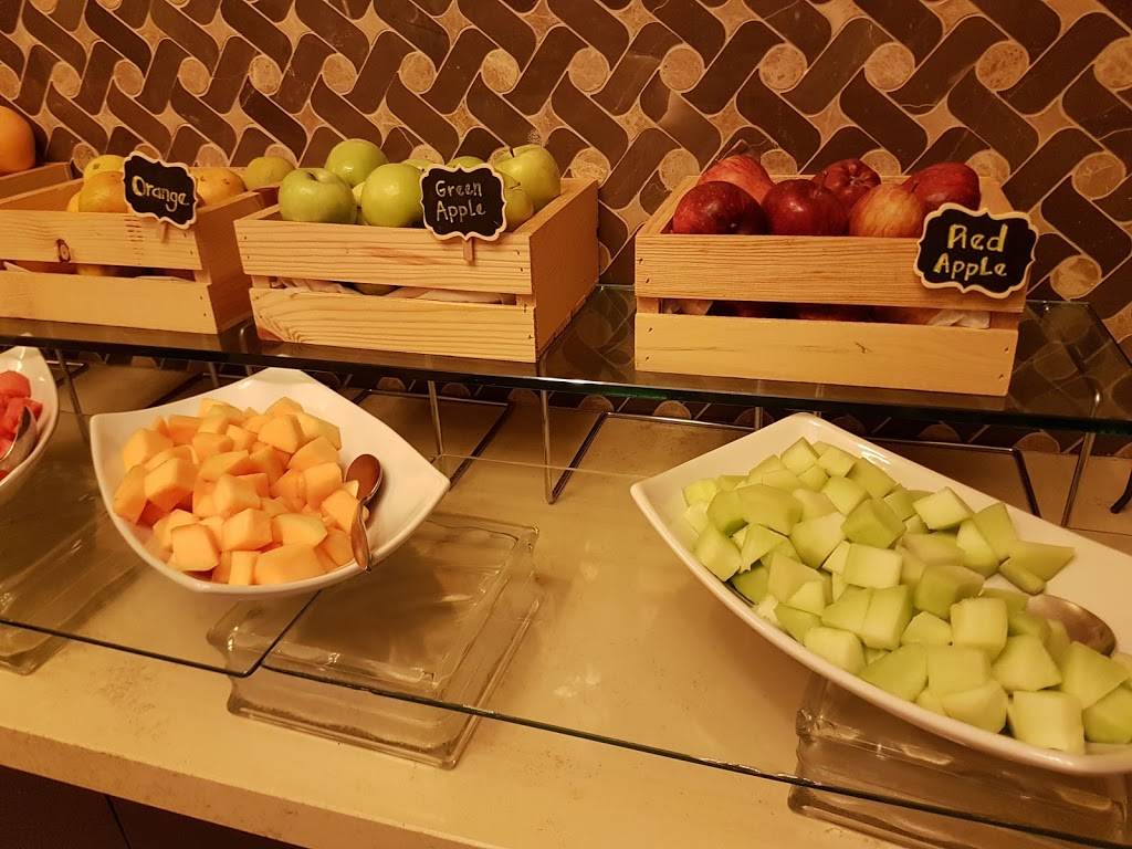 Petes | night club | 444 St Charles Ave, New Orleans, LA 70130, USA | 5045255566 OR +1 504-525-5566