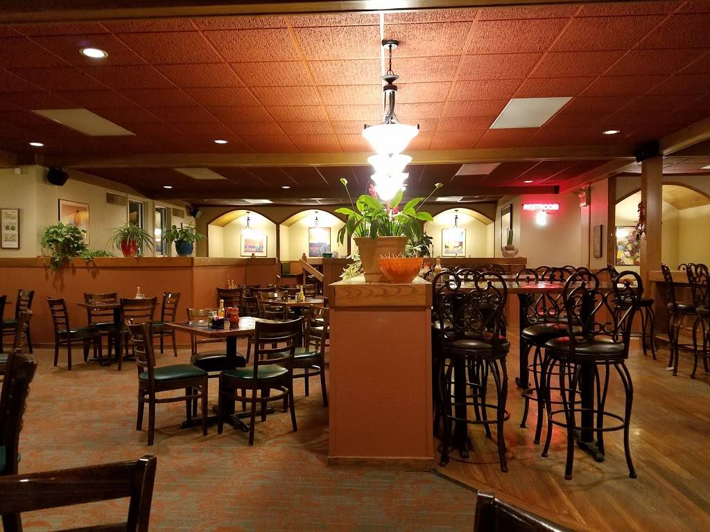 Fernandos On Pacific | restaurant | 7555 Pacific St, Omaha, NE 68114, USA | 4023998006 OR +1 402-399-8006