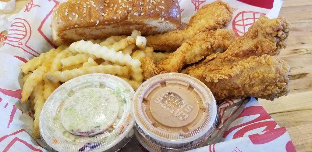Raising Canes Chicken Fingers | meal takeaway | 3224 Coffee Rd, Bakersfield, CA 93308, USA | 6615891888 OR +1 661-589-1888