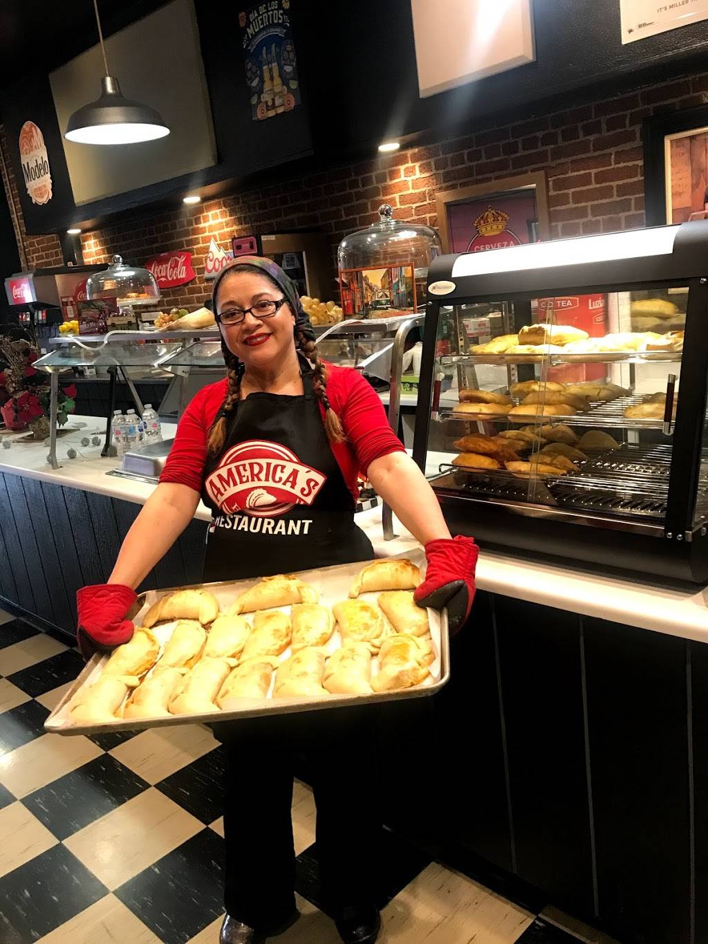 Americas Empanadas Chilean Food | restaurant | 221 E Center St, Kingsport, TN 37660, USA | 3012505828 OR +1 301-250-5828