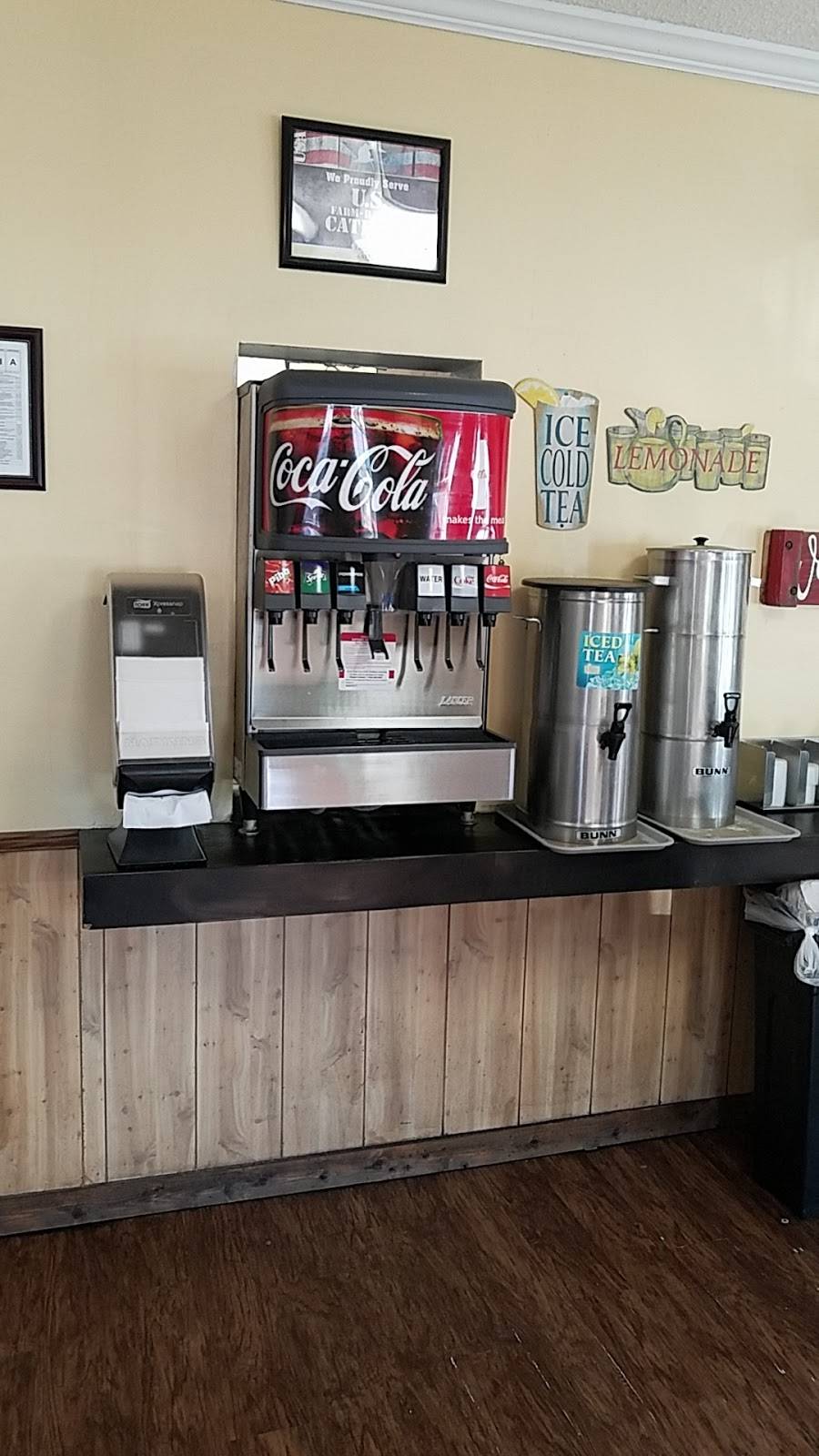 Chic Delite | restaurant | 201 E 8th St, West Point, GA 31833, USA | 7066434797 OR +1 706-643-4797