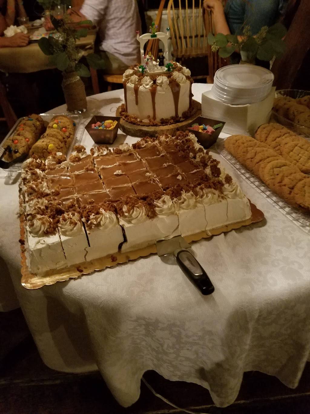 Little Everetts BBQ | restaurant | 711 W Elm Ave, Hanover, PA 17331, USA | 7176323001 OR +1 717-632-3001