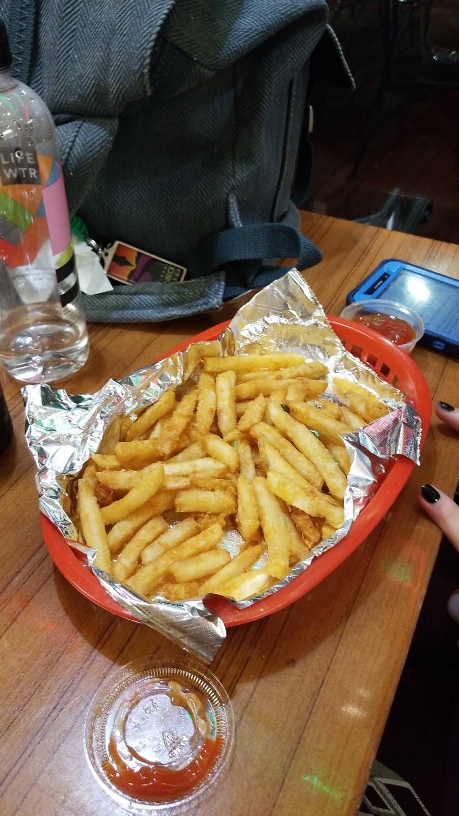 Kings Pizza & Grill | restaurant | 325 Coronado Dr, Clearwater Beach, FL 33767, USA | 7272166689 OR +1 727-216-6689