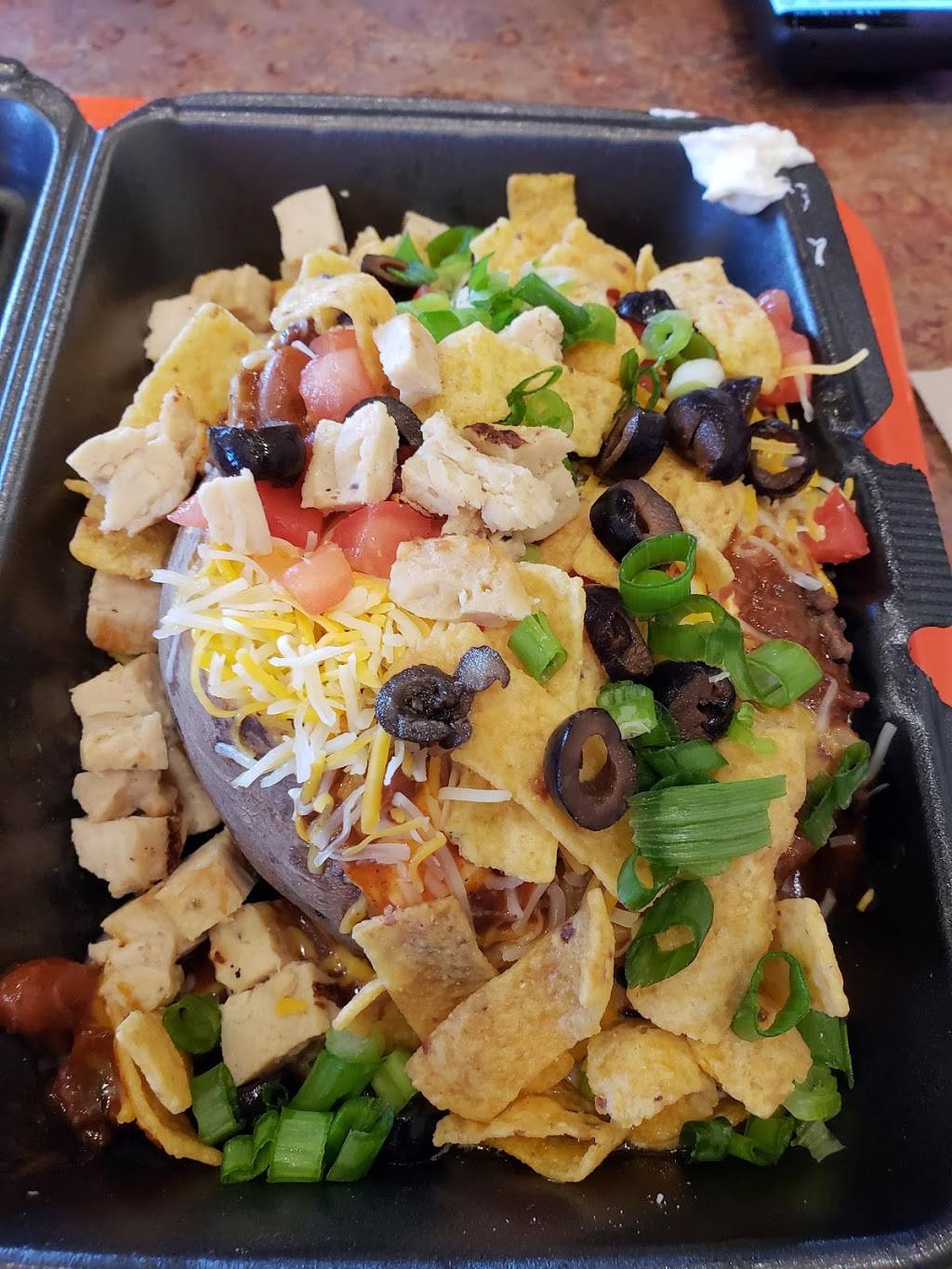 Petros Chili & Chips - Lenoir City | restaurant | U.S. 321, 762 Northside Dr, Lenoir City, TN 37771, USA | 8653171645 OR +1 865-317-1645