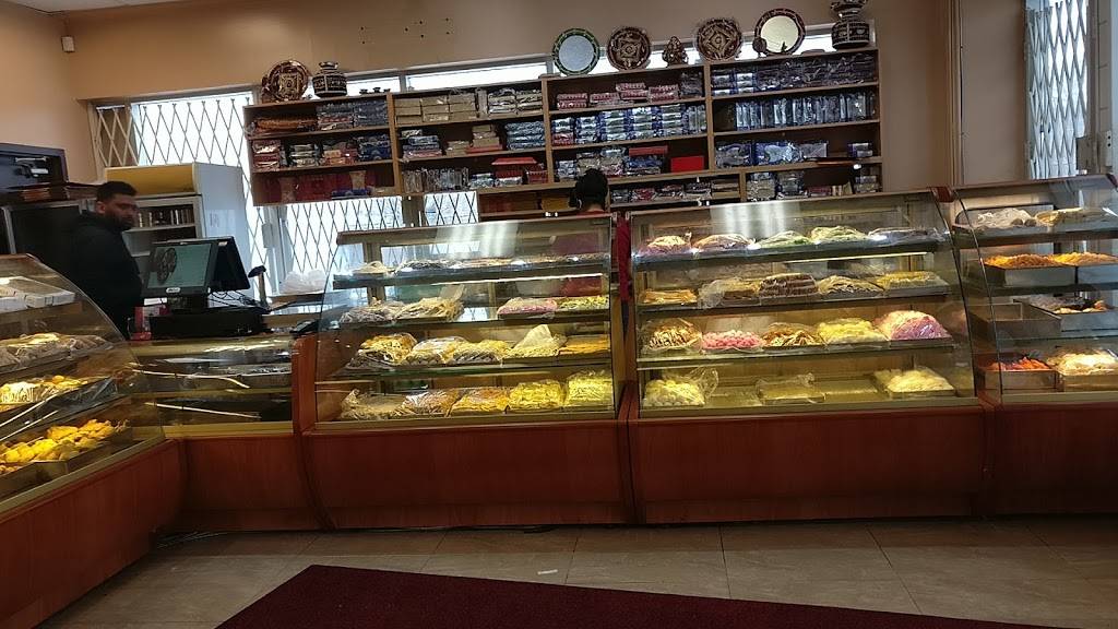 Johal Sweets & Restaurant | restaurant | 3918 Cottrelle Blvd, Brampton, ON L6P 2R1, Canada | 9057949091 OR +1 905-794-9091