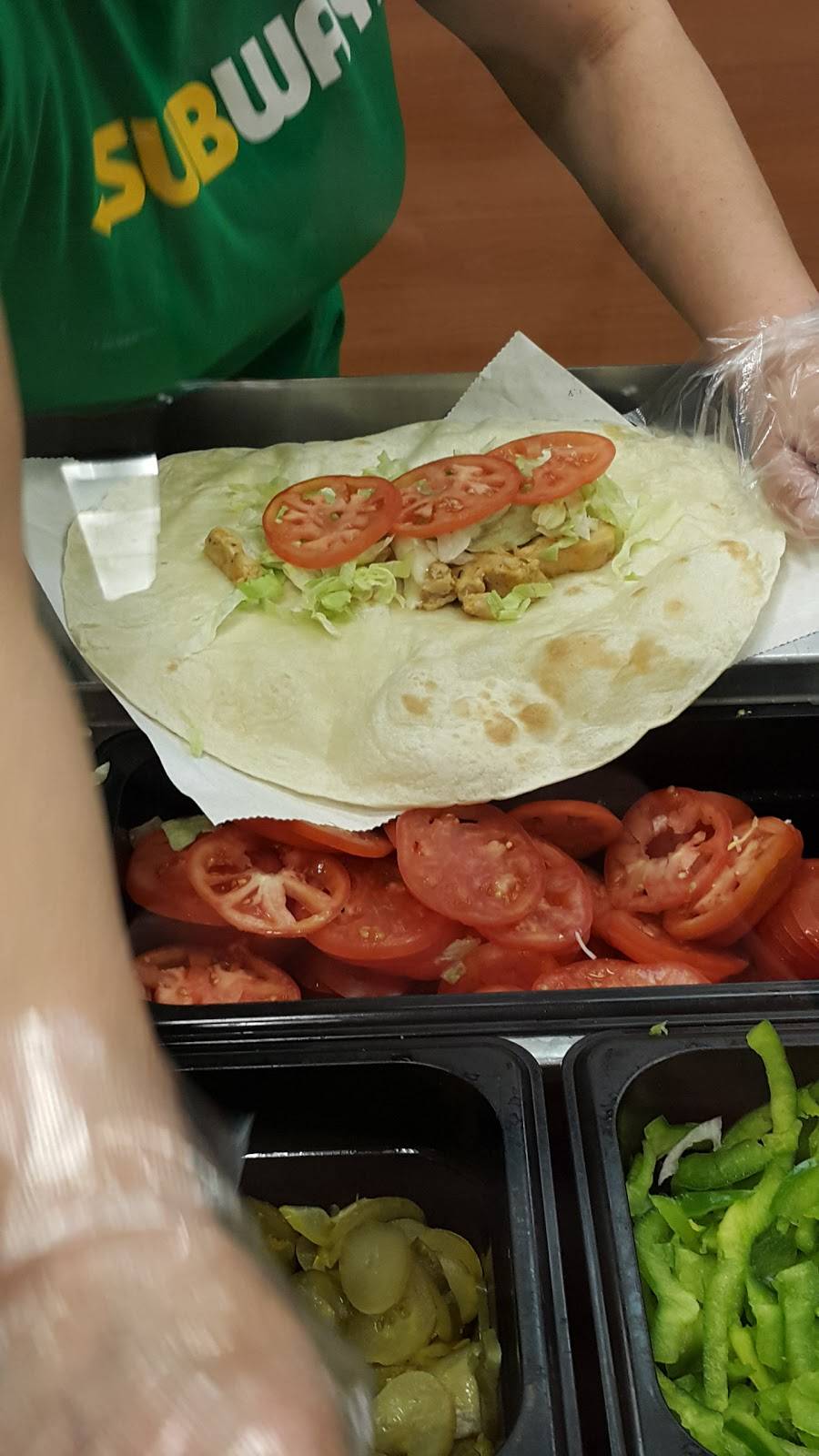 Subway Restaurants | restaurant | 6555 N Clark St, Chicago, IL 60626, USA | 7733386640 OR +1 773-338-6640