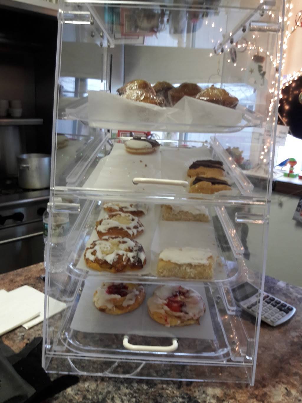 Girls Cafe | restaurant | 300 Bay Ave, Highlands, NJ 07732, USA | 7322911108 OR +1 732-291-1108