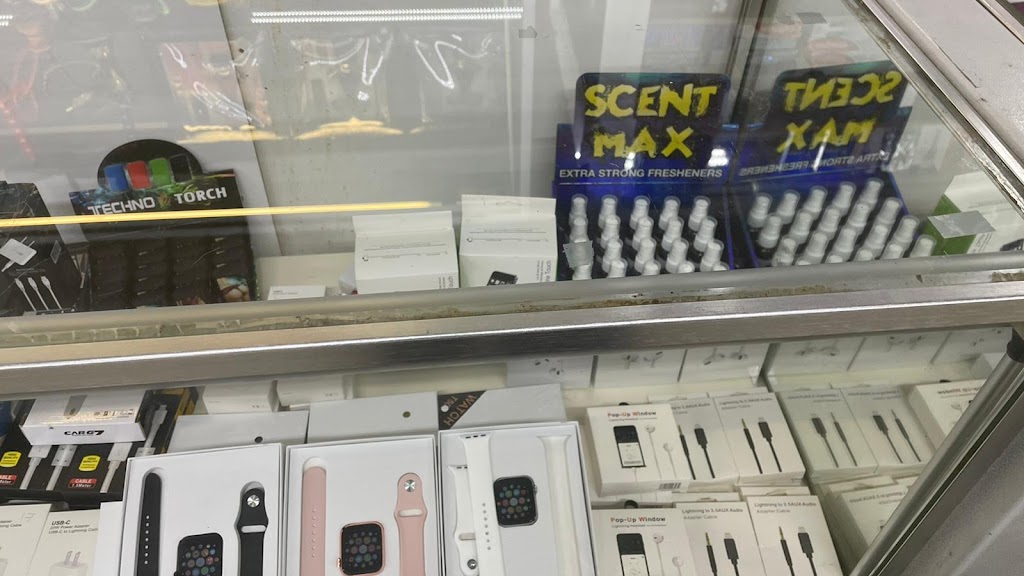 Amro’s Grocery & fast food | restaurant | 5611 W Lisbon Ave, Milwaukee, WI 53210, USA | 4142333396 OR +1 414-233-3396